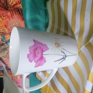 Porcelain mug